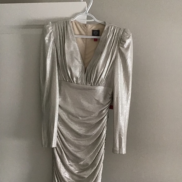 NWT Vince Camuto metallic warm silver dress size 6 - Picture 1 of 5